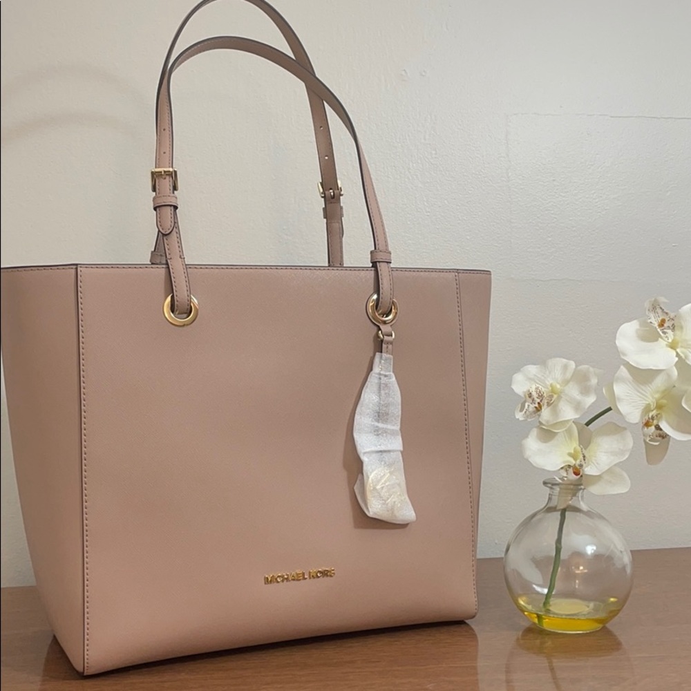 NWT Michael Kors Walsh Tote in Pink